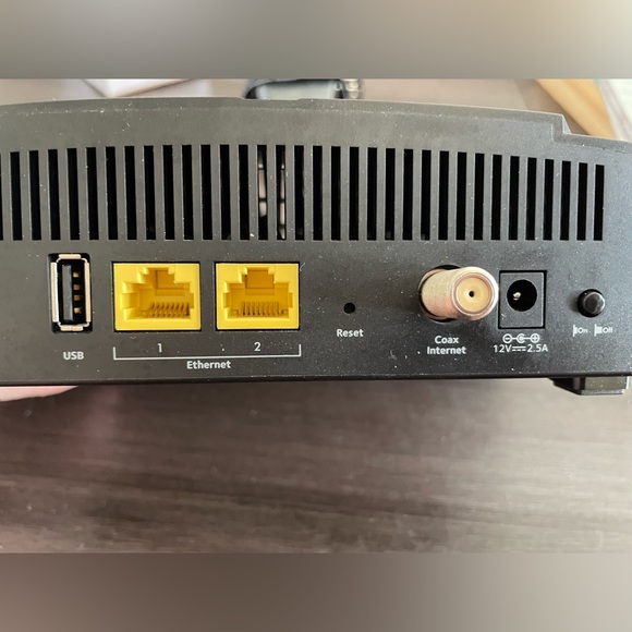 Netgear cable modem & wifi combo - Picture 2 of 3